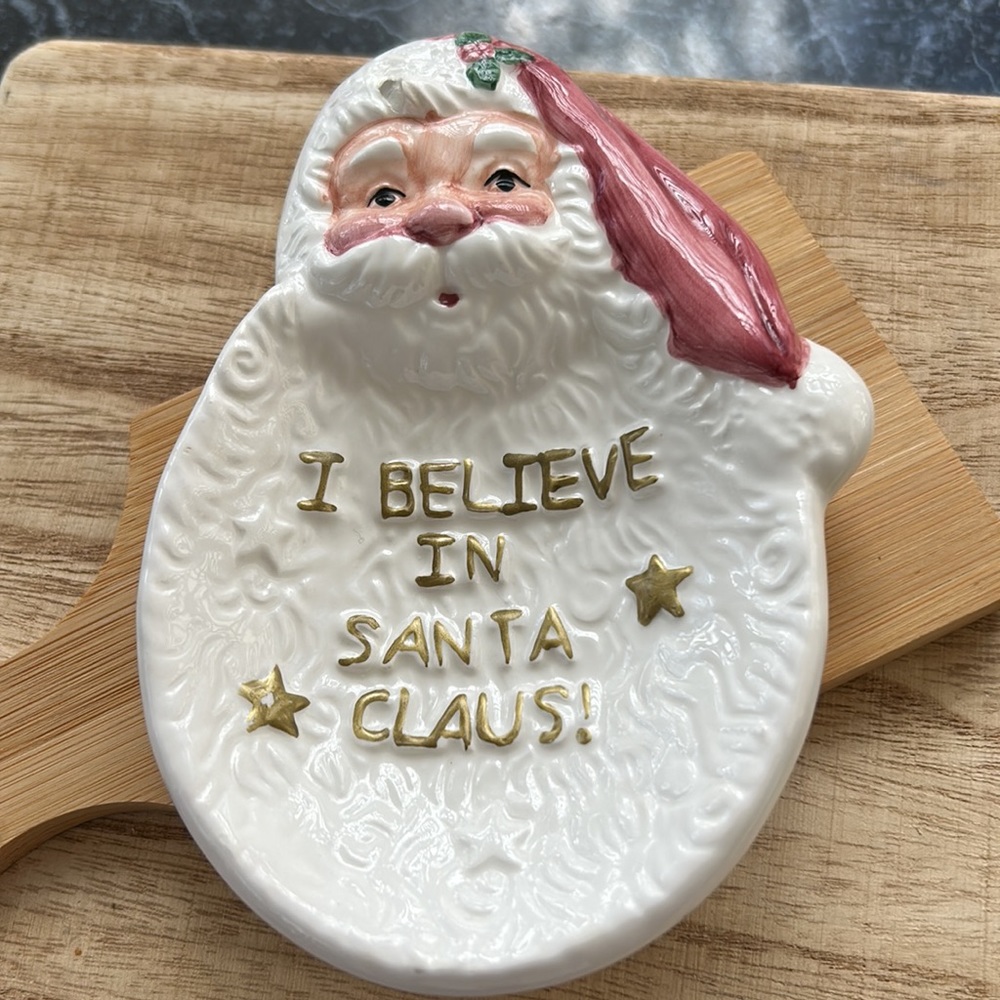 Trinket Jewelry Snack Tray Dish that Reads “I Believe In Santa Claus!” Vintage
